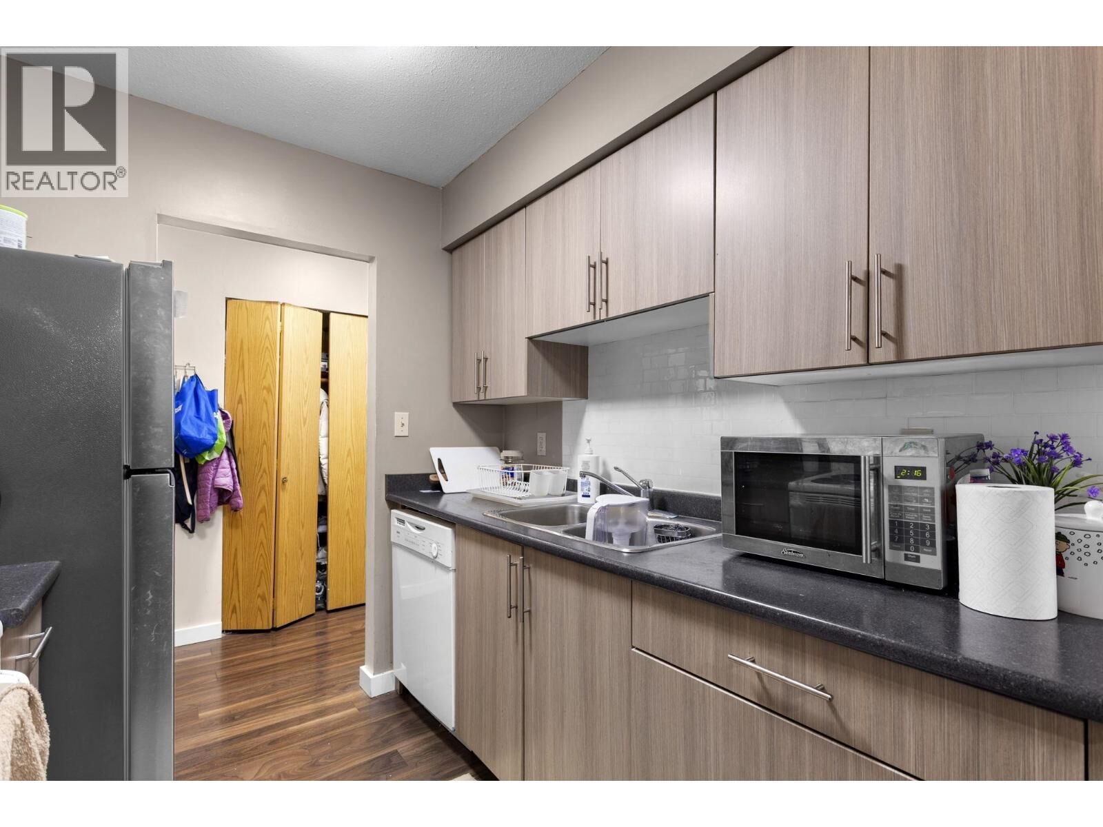Property Photo:  4363 Halifax Street 119  BC V5C 5Z3 
