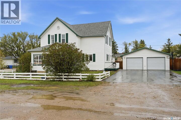 Property Photo:  12 Alexandra Street  SK S0H 3E0 