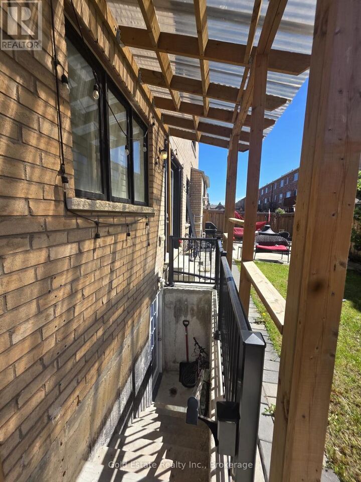 Property Photo:  41 Walter English Drive Bsmt  ON L9N 0R8 