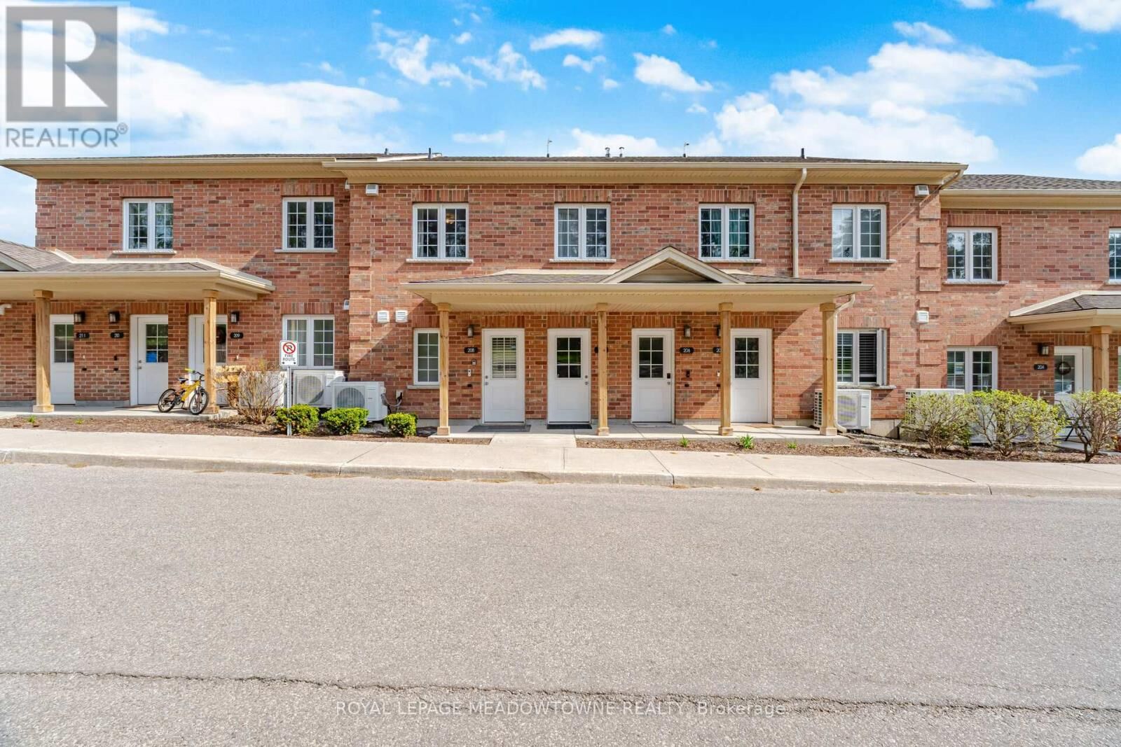 Property Photo:  7 Cityview Drive South 207  ON N1E 0R1 