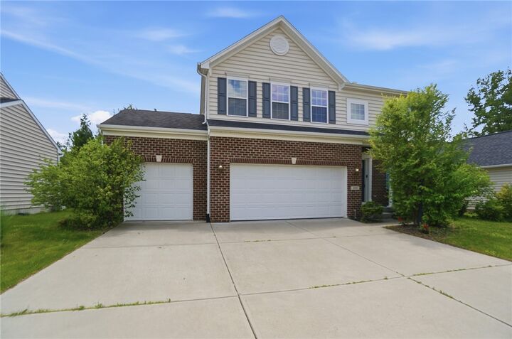 Property Photo:  102 Waterford Boulevard  OH 45324 