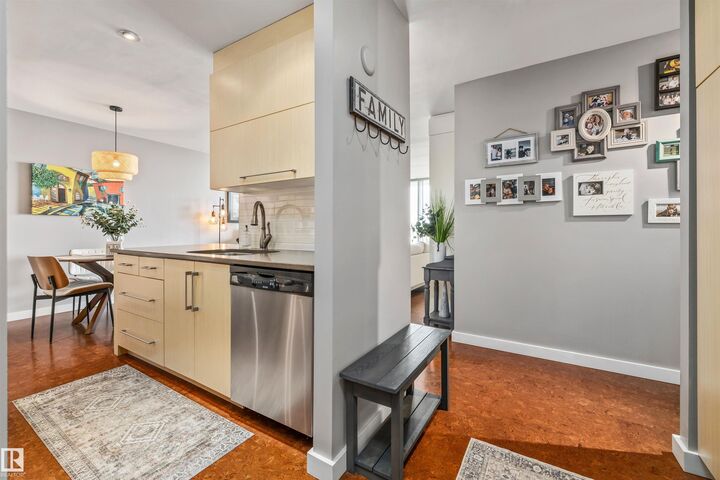 Property Photo:  11307 99 Avenue NW 1605  AB T5K 0H2 