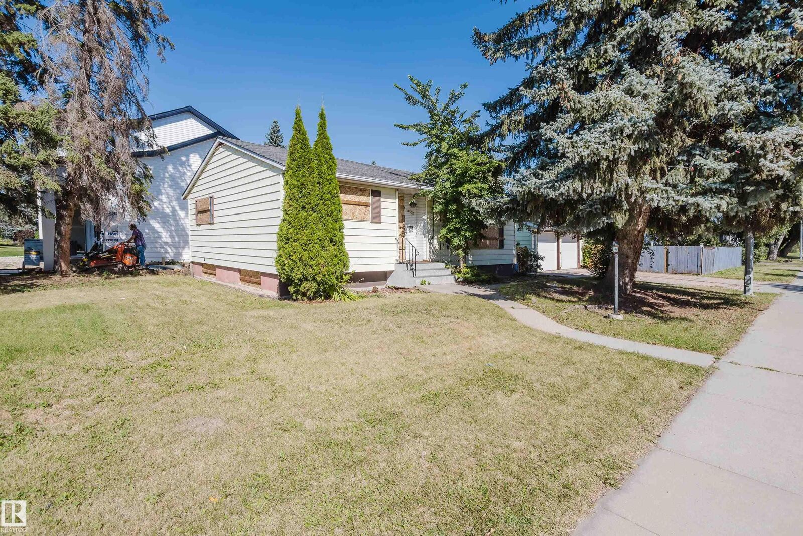 Property Photo: 14632 95 Avenue NW AB T5N 0B3
