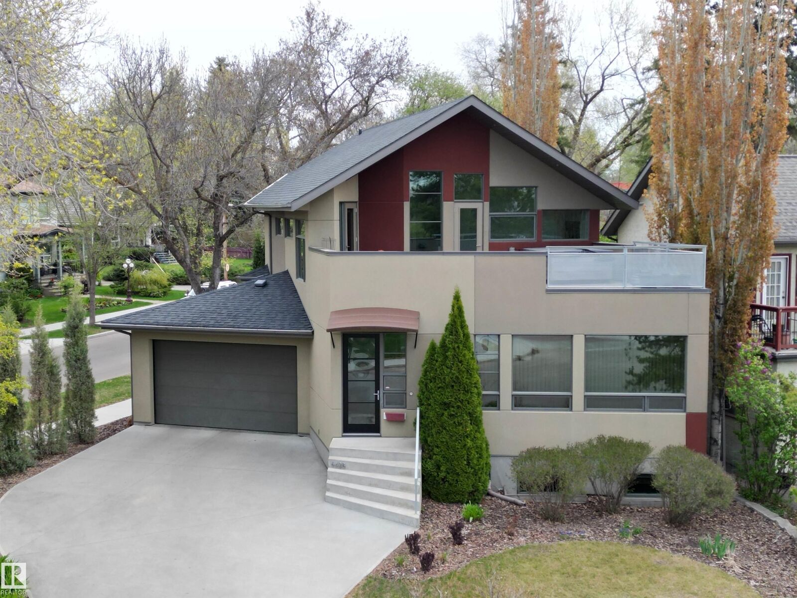 Property Photo:  6428 Ada Boulevard NW  AB T5W 4P2 