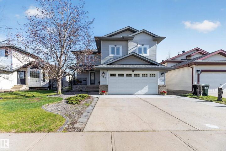 Property Photo:  677 Meadowview Crescent  AB T8H 1X9 