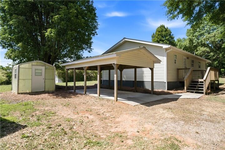 Property Photo:  894 Lakeview Drive  GA 30565 