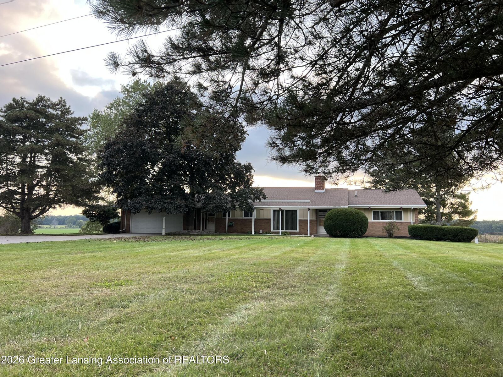 Property Photo:  
