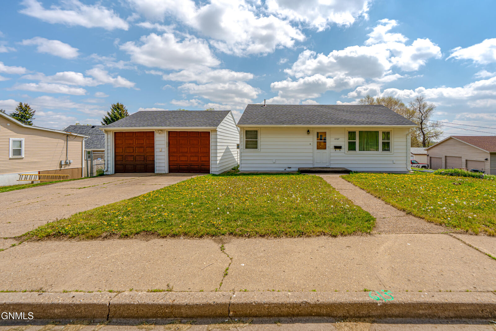 Property Photo:  1207 2nd Street NE  ND 58554 