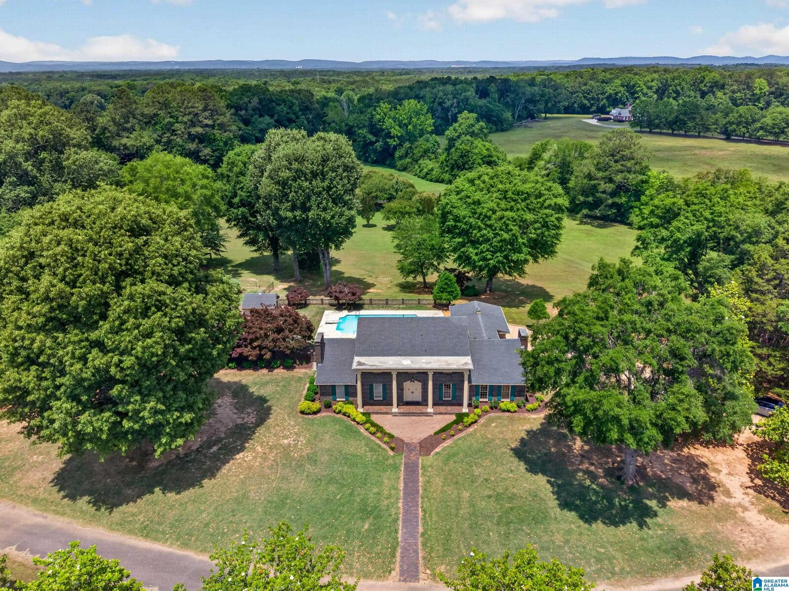Property Photo:  220 Nelson Street  AL 35906 