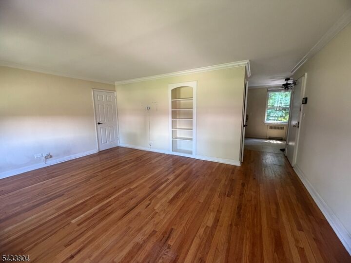 Property Photo: 160 Gordonhurst Ave E21 NJ 07043