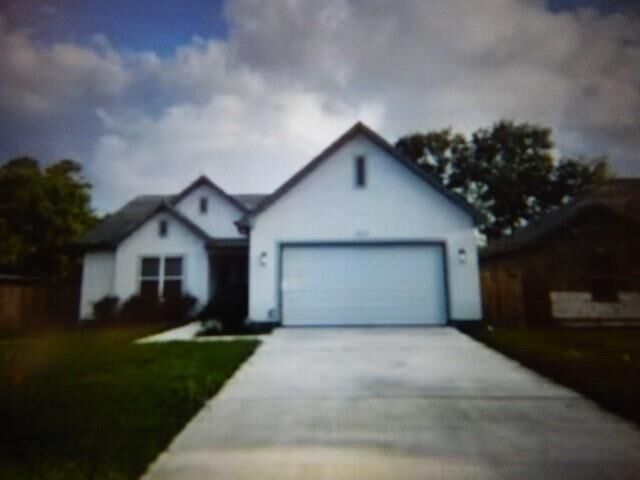 Property Photo:  2627 Carmel Street  TX 77091 