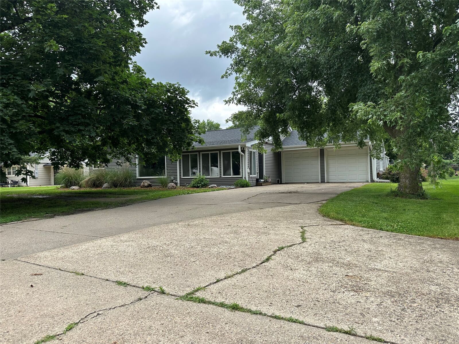 Property Photo: 1417 Ashworth Road IA 50265