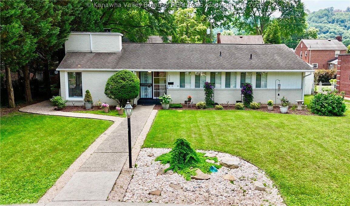 Property Photo:  4109 Virginia Avenue SE  WV 25304 
