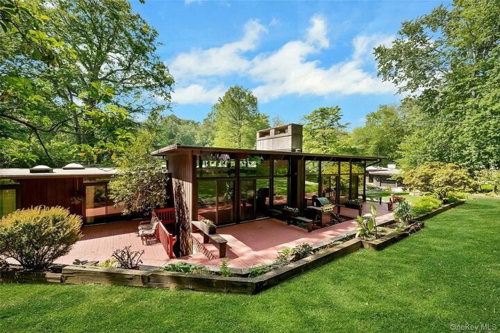 Property Photo: 65 Holly Place NY 10510