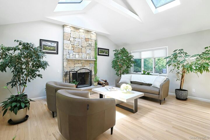 Property Photo:  20 Robbins Road  NY 10570 