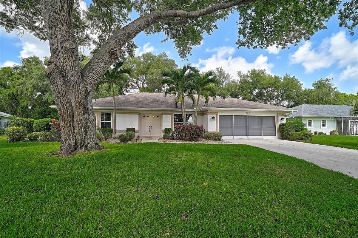 Property Photo: 938 S Doral Lane FL 34293