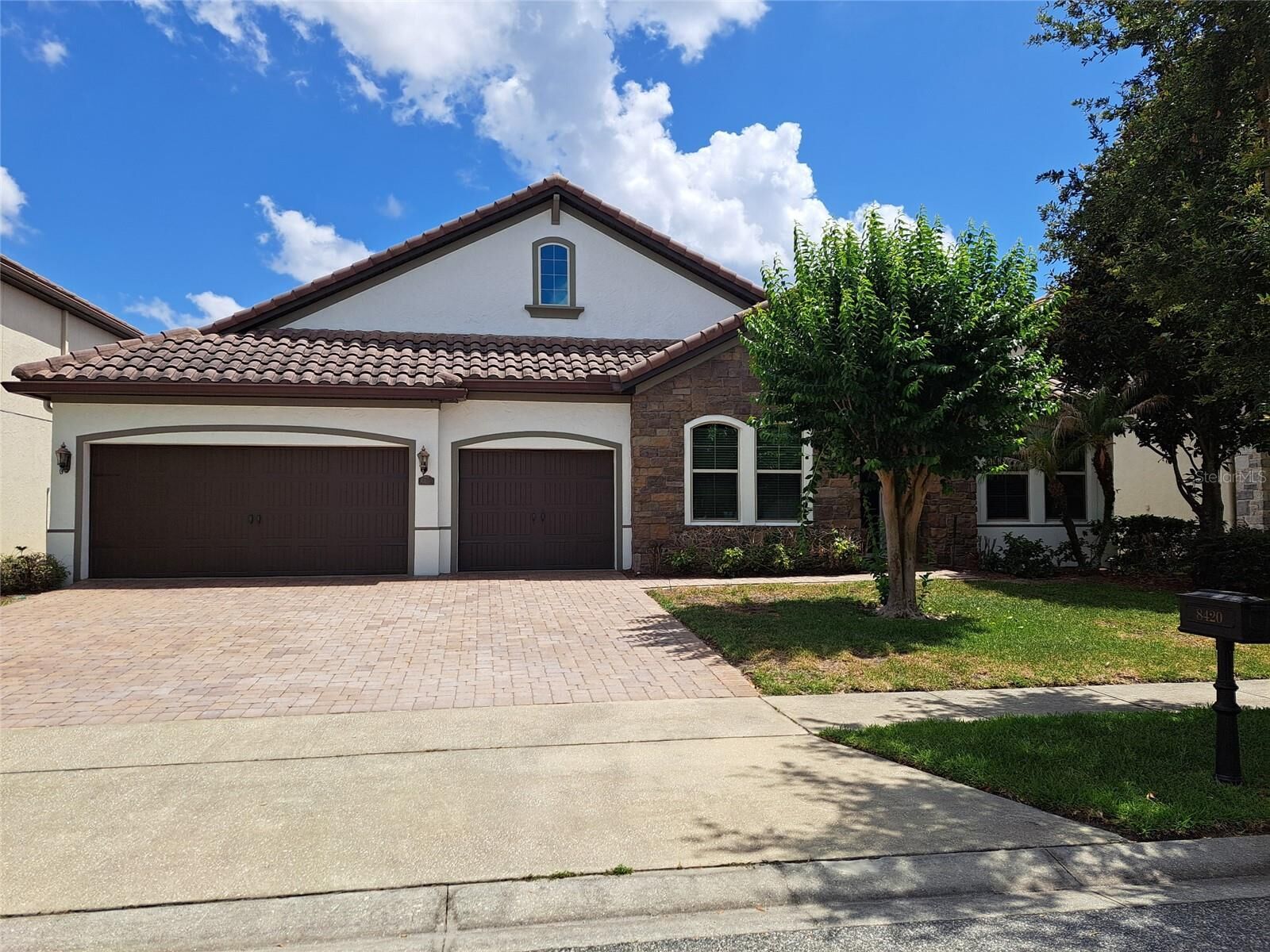 Property Photo:  8420 Morehouse Drive  FL 32836 