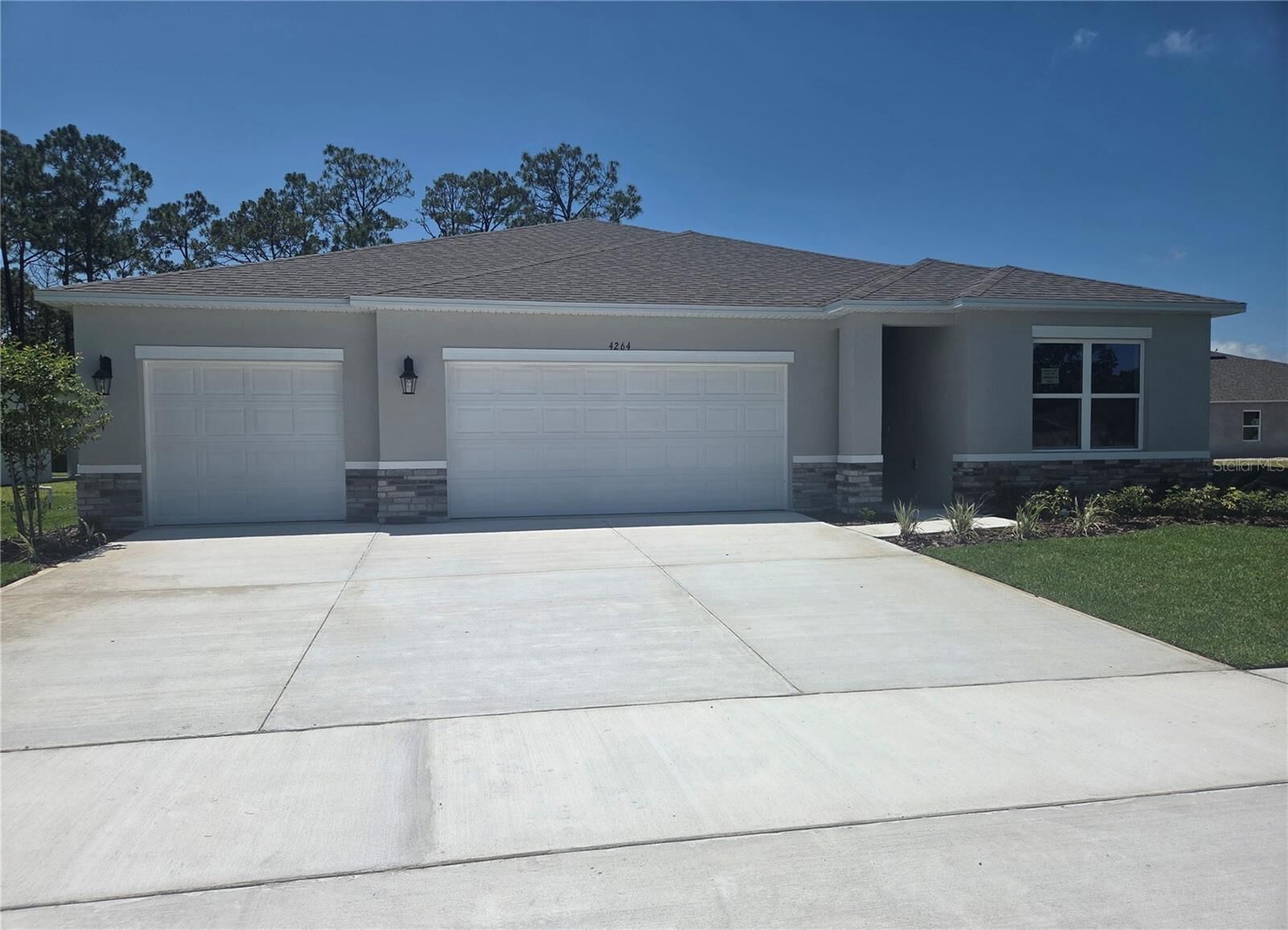 Property Photo:  4264 Acoma Drive  FL 32174 