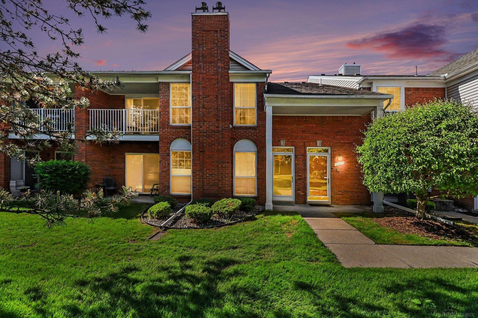 Property Photo:  52328 Heatherstone Avenue  MI 48042 