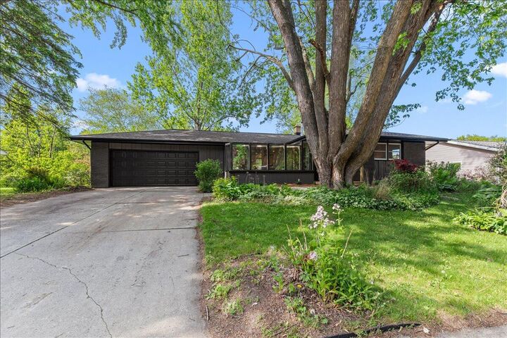 Property Photo: 234 Green Valley Pl WI 53095