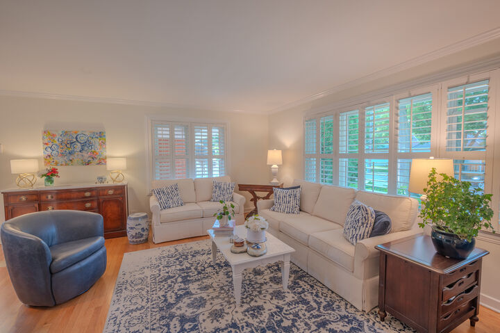 Property Photo: 600 S Stone Avenue IL 60525
