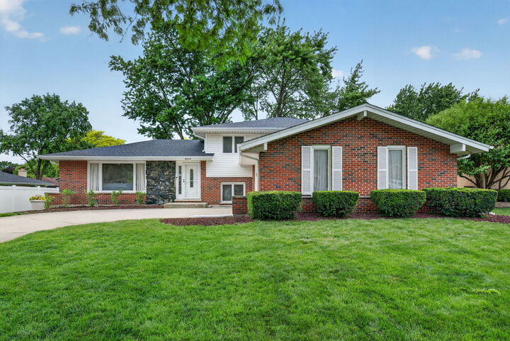 Property Photo: 8632 Clifford Drive IL 60561