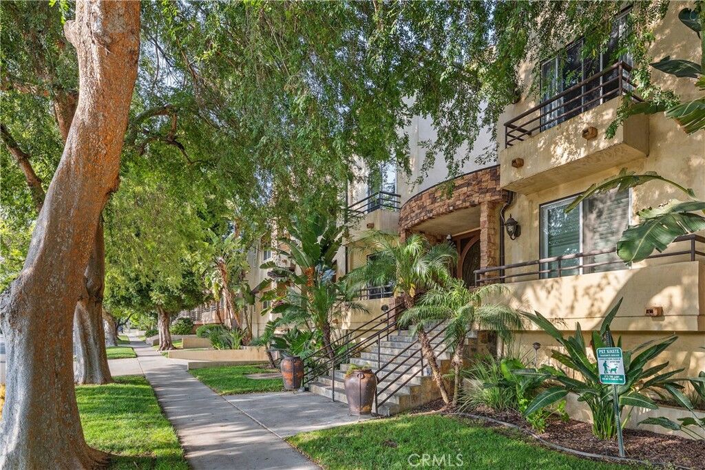 Property Photo: 4128 Whitsett CA 91604