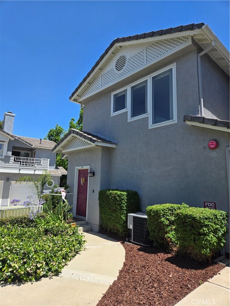 Property Photo: 6631 Laurelton Lane 204 CA 91709