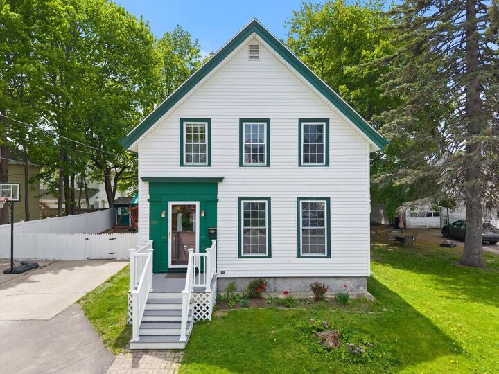 Property Photo:  33 Jefferson Street  ME 04401 