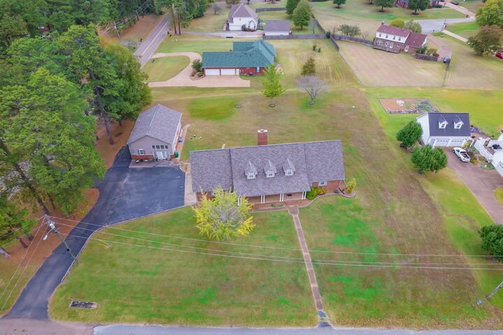 Property Photo:  812 Pipkin Rd  TN 38305 
