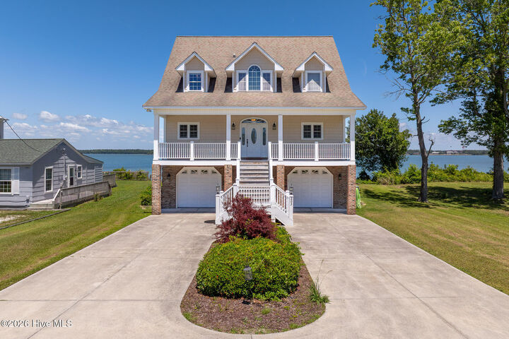 Property Photo: 203 Riverside Drive NC 28460