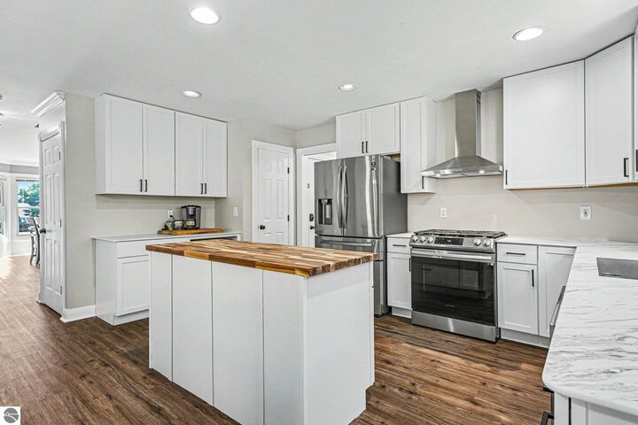 Property Photo:  105 W Broomfield Road  MI 48858 