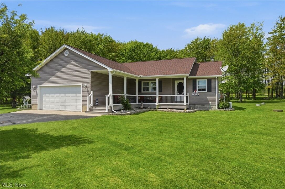 Property Photo: 5935 Slater Road OH 44093