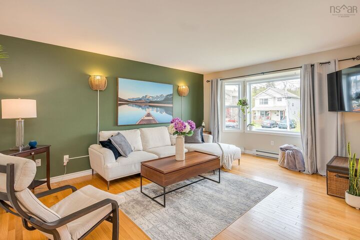 Property Photo:  18 Batten Crescent  NS B4E 3G6 