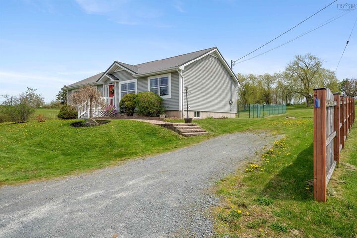 Photo de la propriété: 11 Grono Road NS B2S 2H2