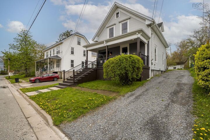 Property Photo: 154 Chestnut Street NS B0N 2T0