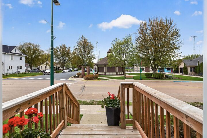 Property Photo:  24 Main Street E  MN 55397 