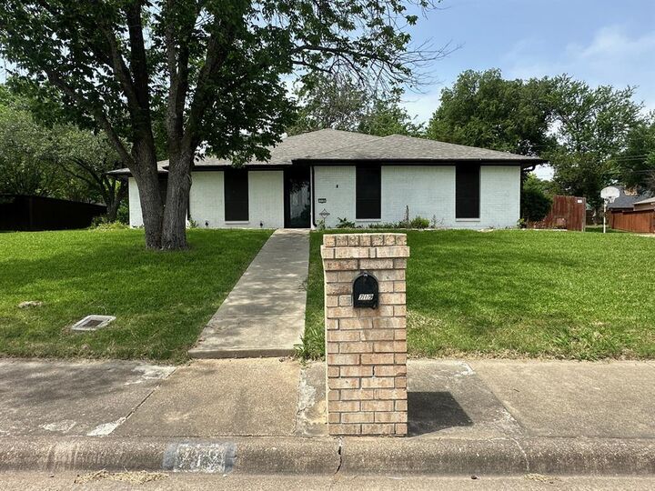 Property Photo:  719 Athenia Way  TX 75137 