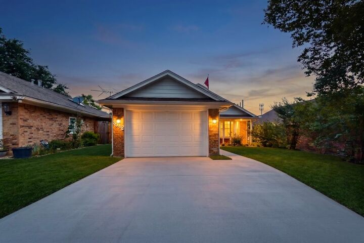 Property Photo:  5548 Village Green Drive  TX 75150 