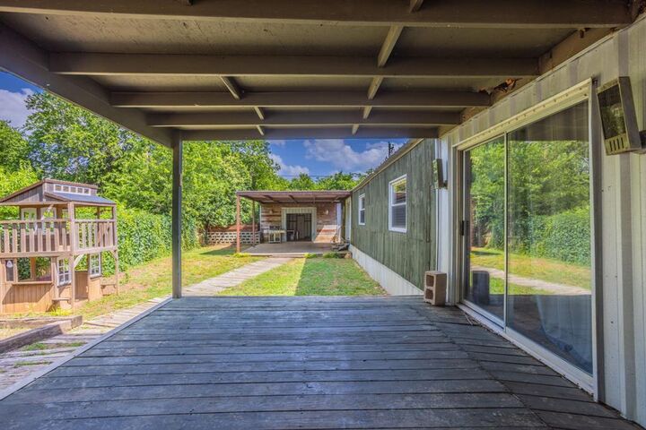 Property Photo:  512 River Park Road  TX 76657 