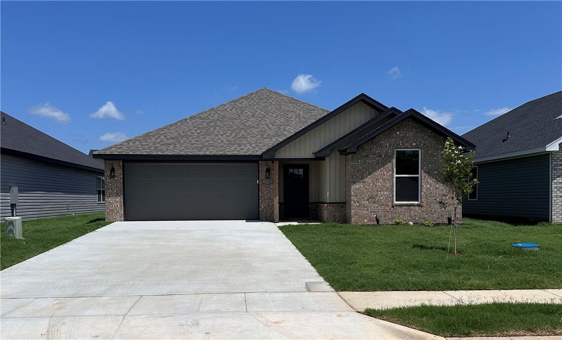 Property Photo: 1724 Gerald Shay Road AR 72734