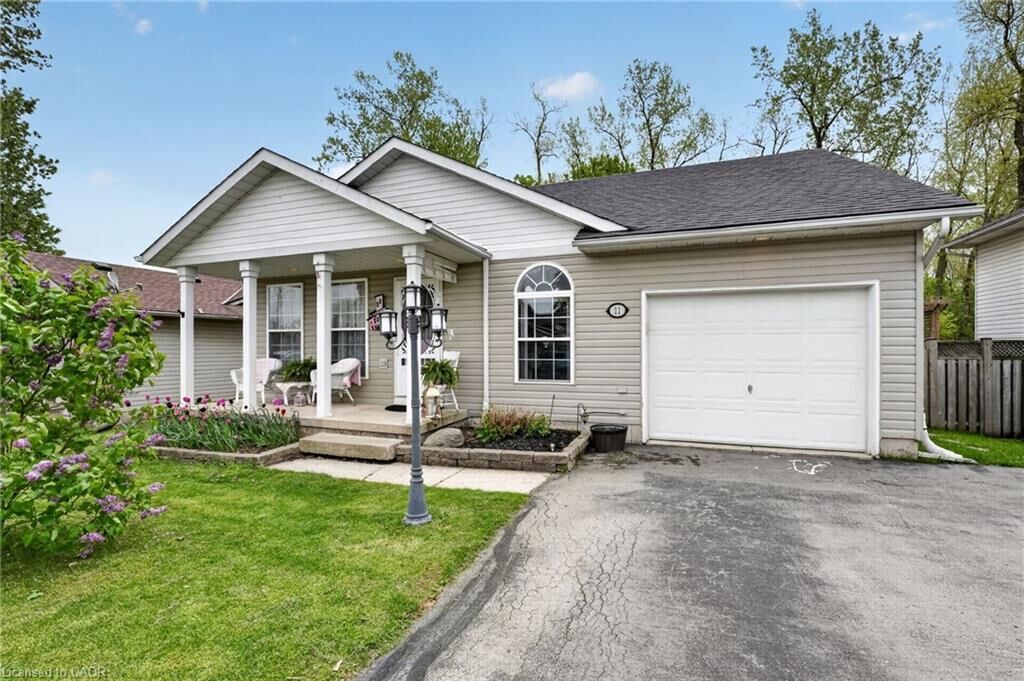 Property Photo: 11 Rochelle Crescent ON L0S 1N0