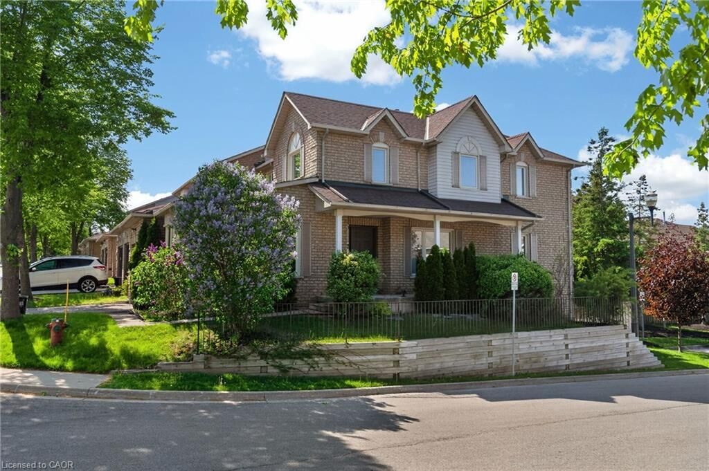 Property Photo:  11 Pirie Drive 19  ON L9H 6Z6 