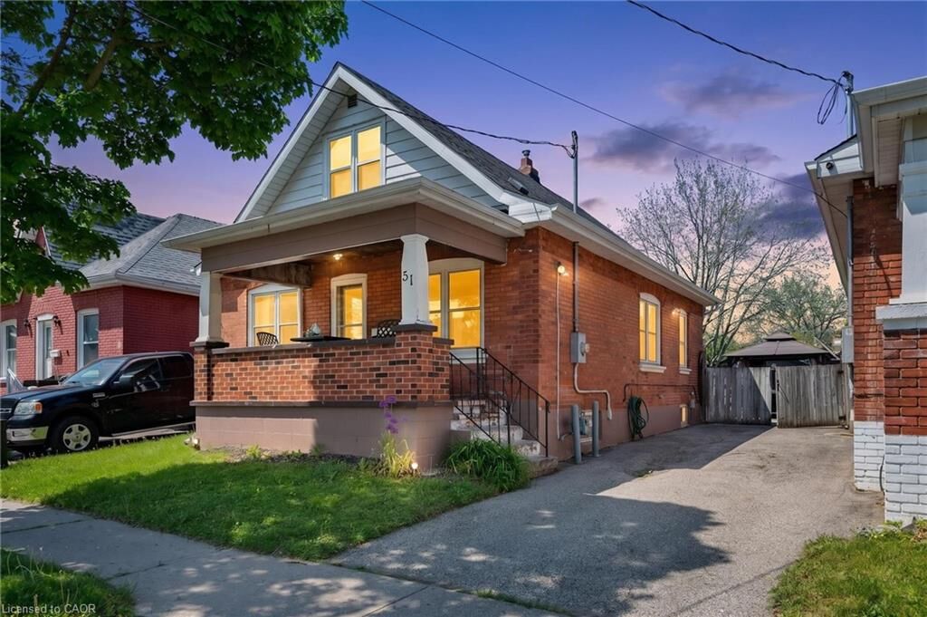 Property Photo: 51 Aberdeen Avenue ON N3S 1R7