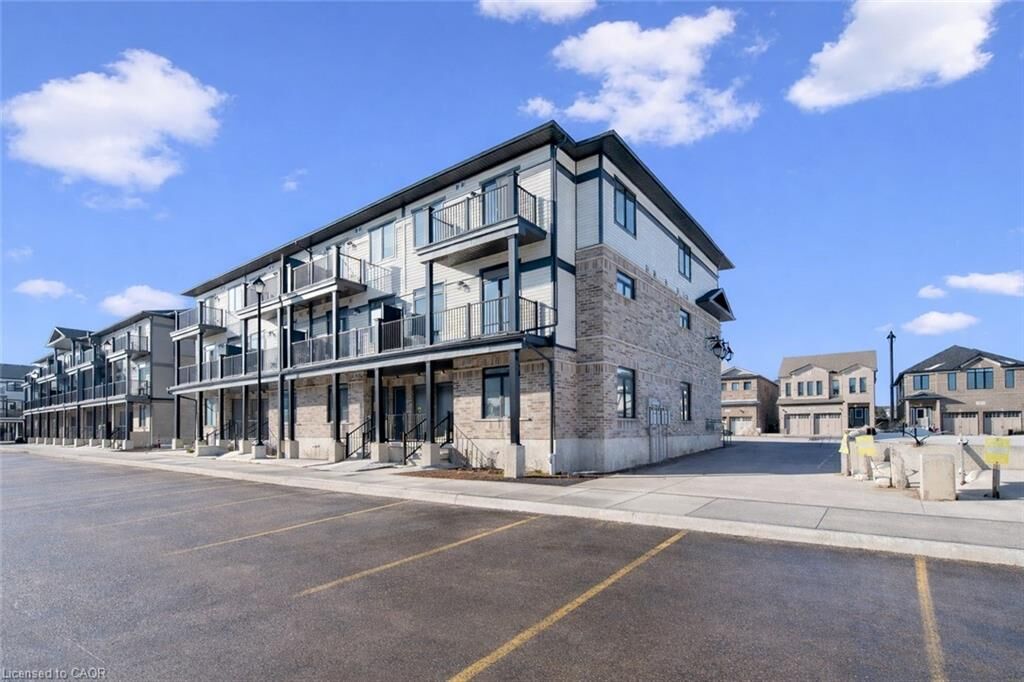 Property Photo: 51 Lomond Lane ON N2R 0T6
