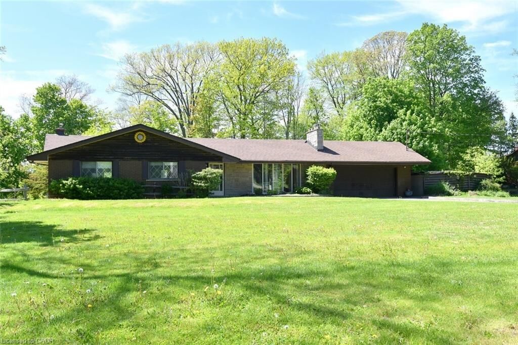 Property Photo:  938 Courtland Drive  ON L9G 3L1 