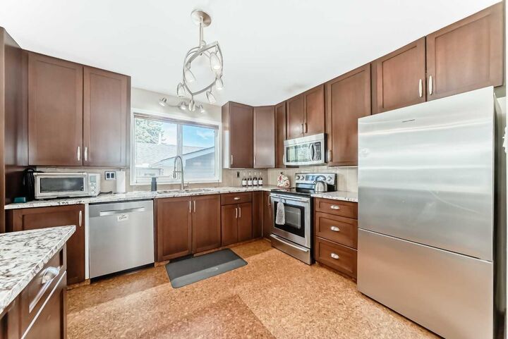 Property Photo:  1319 104 Avenue SW  AB T2W 0A7 