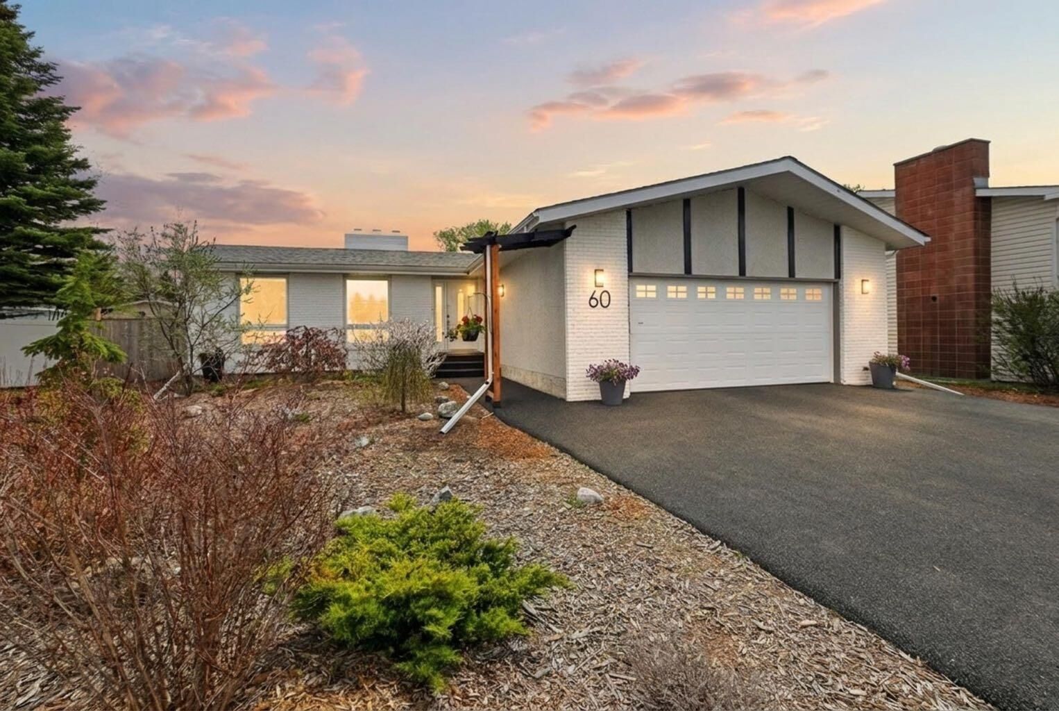 Property Photo:  60 Anquetel Close  AB T4R 1G7 