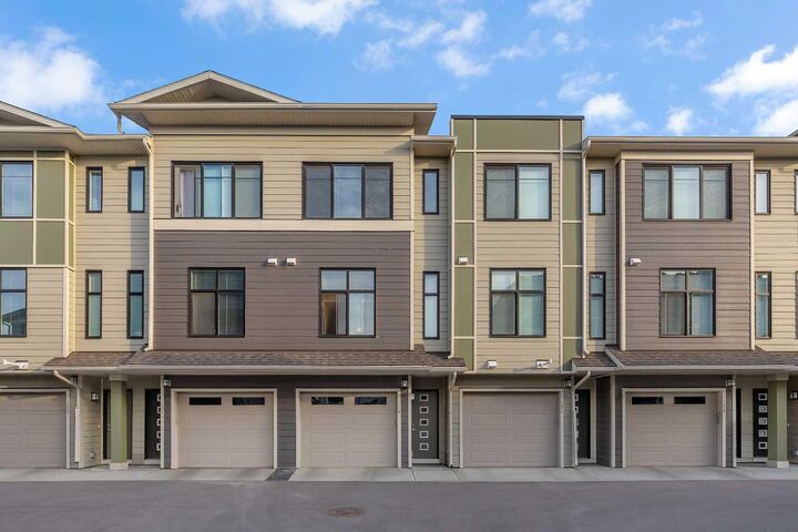 Property Photo:  154 Seton Passage SE  AB T3M 3A6 