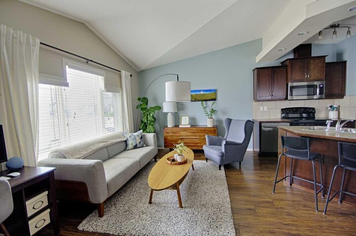 Property Photo: 847 Silkstone Close W AB T1J 5K1